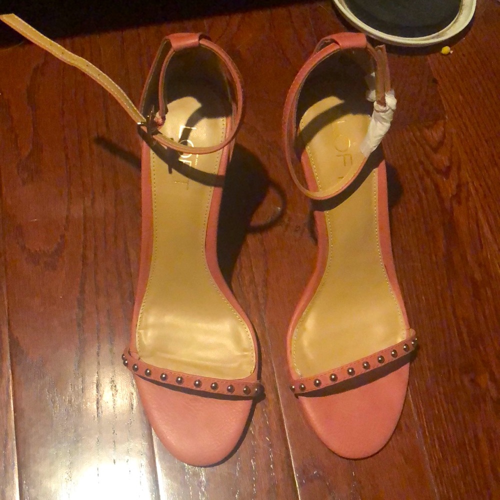 Loft brand new heels